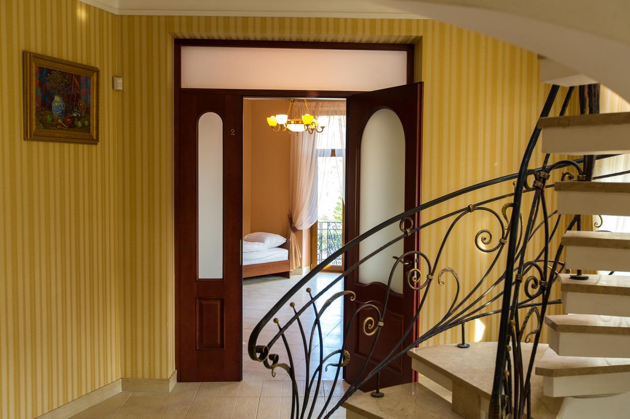10 Rooms Lviv Extérieur photo