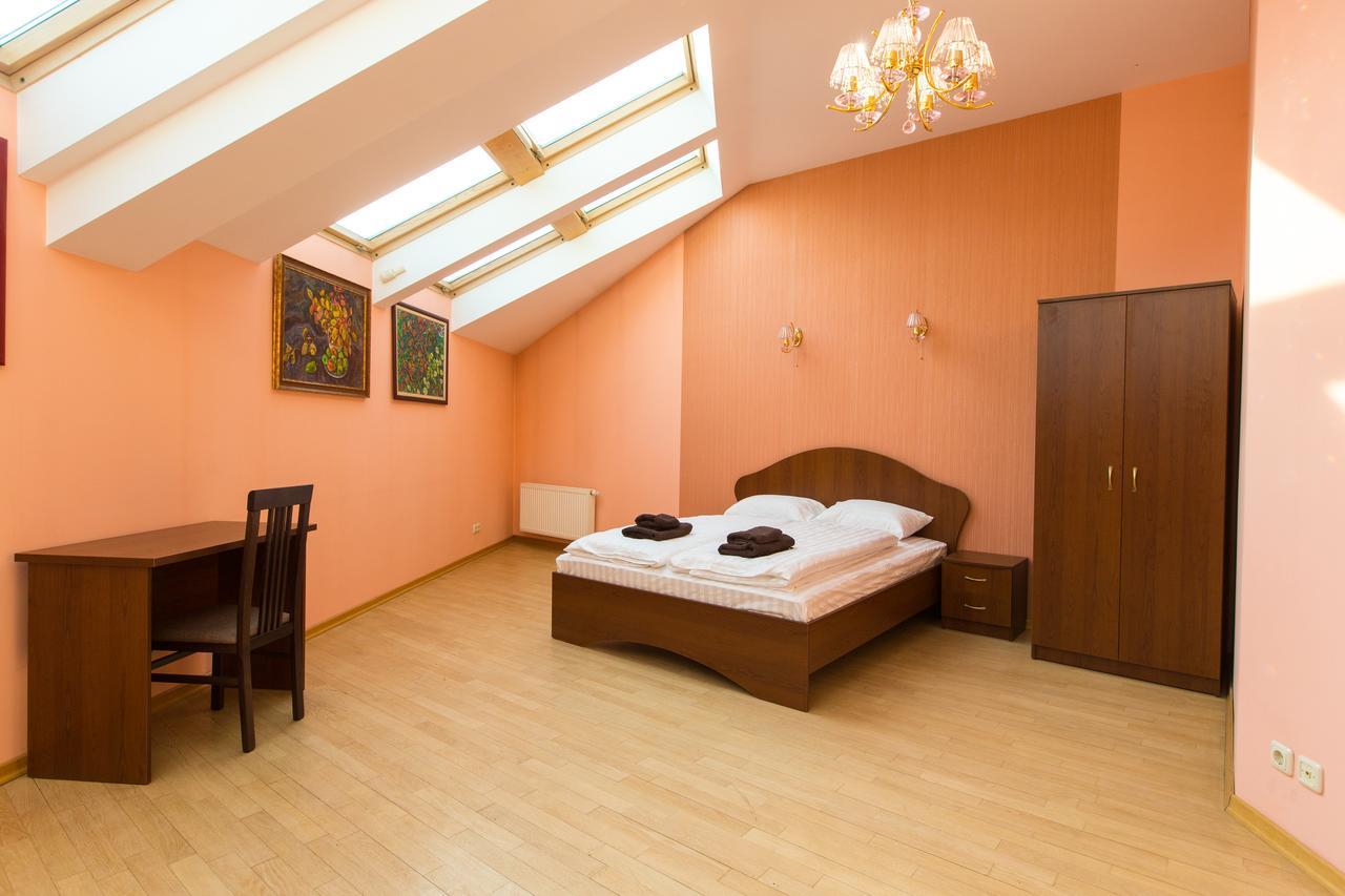 10 Rooms Lviv Extérieur photo