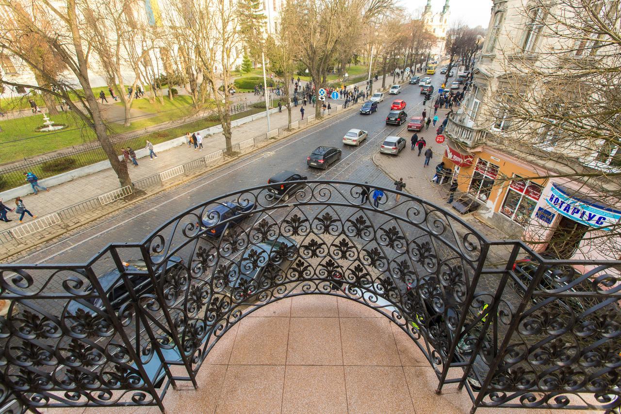 10 Rooms Lviv Extérieur photo