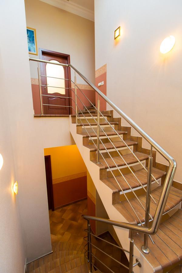 10 Rooms Lviv Extérieur photo