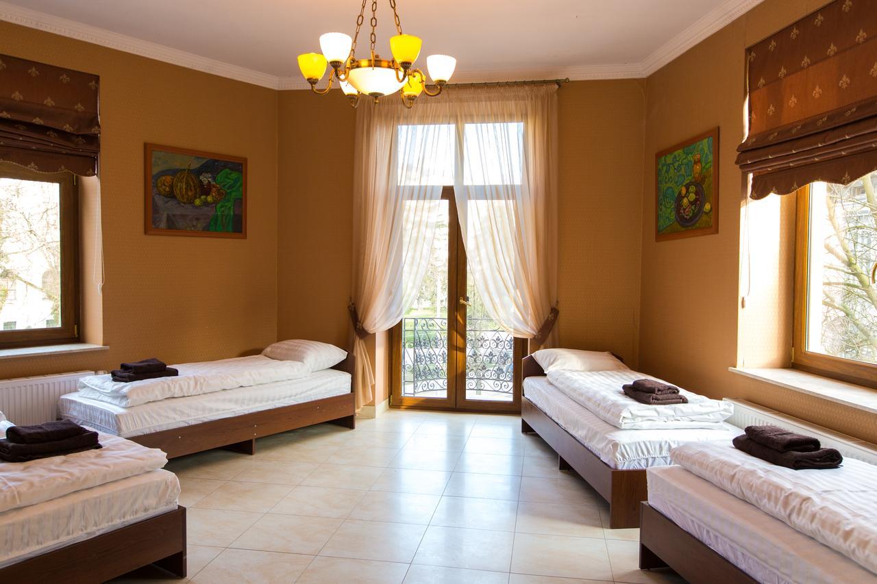 10 Rooms Lviv Extérieur photo