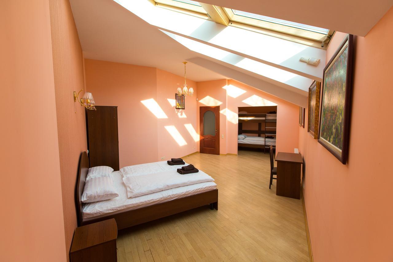 10 Rooms Lviv Extérieur photo
