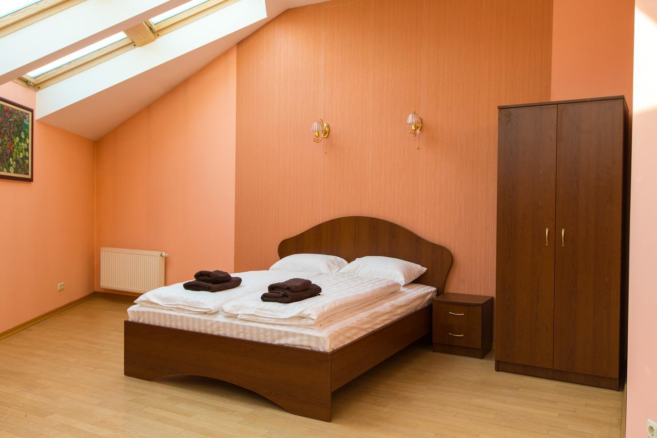 10 Rooms Lviv Extérieur photo