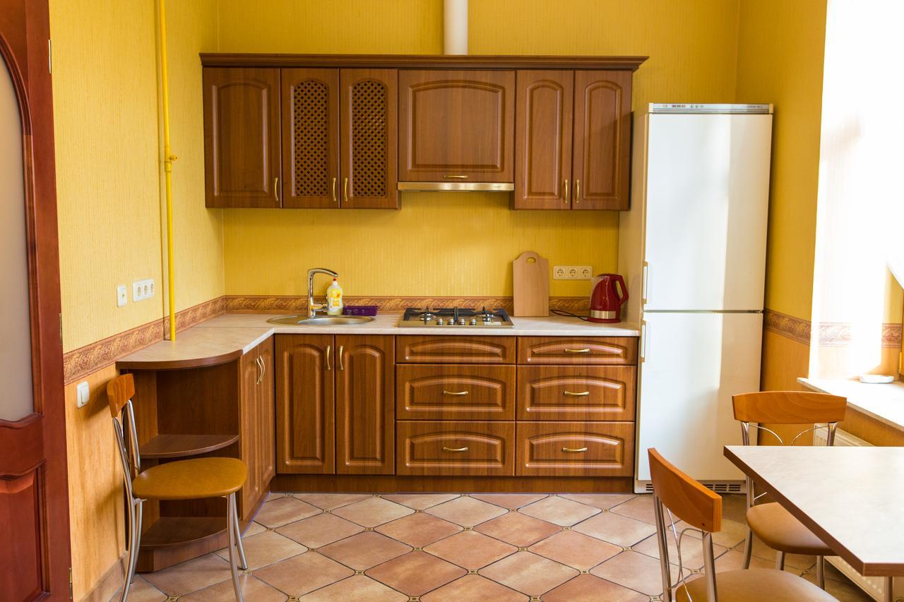 10 Rooms Lviv Extérieur photo