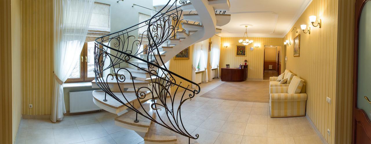 10 Rooms Lviv Extérieur photo